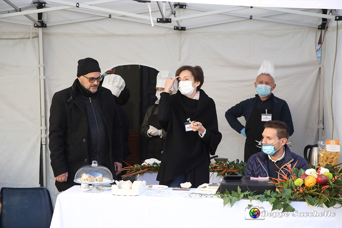 VBS_6212 - 10.ma Fiera Nazionale del Tartufo e Fiera dei Santi.jpg